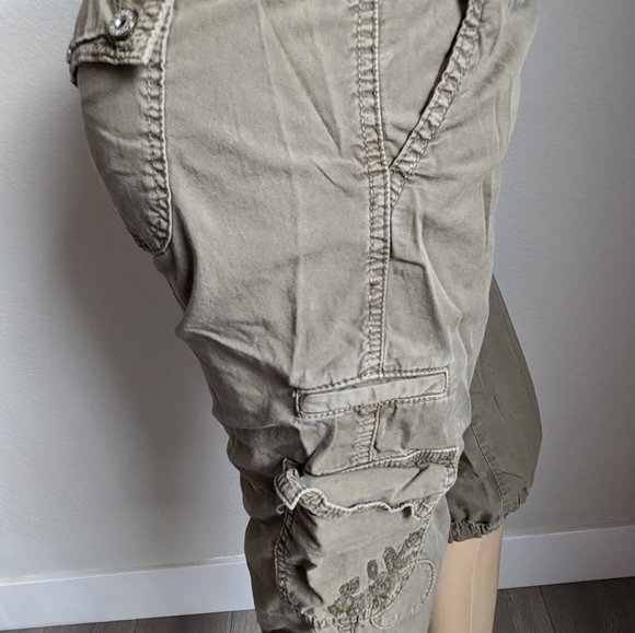 Guess capris - Picture 4 of 9